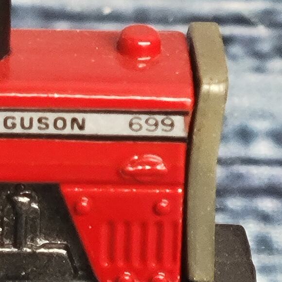 Vintage Ertl 1/64 scale die-cast Massey Harris 699 w/frontend tractor red/silver - Picture 3 of 8